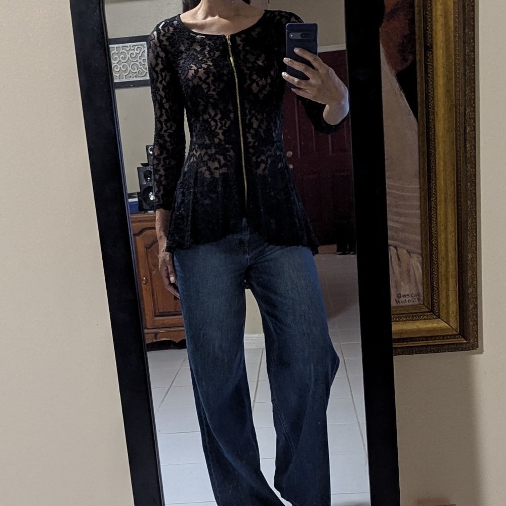 Cleo Lace Top - Picture 6 of 10